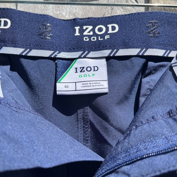 Izod Golf Men’s Size 40 Solid Blue Flat Front Navy Blue Golf Shorts - Picture 8 of 8